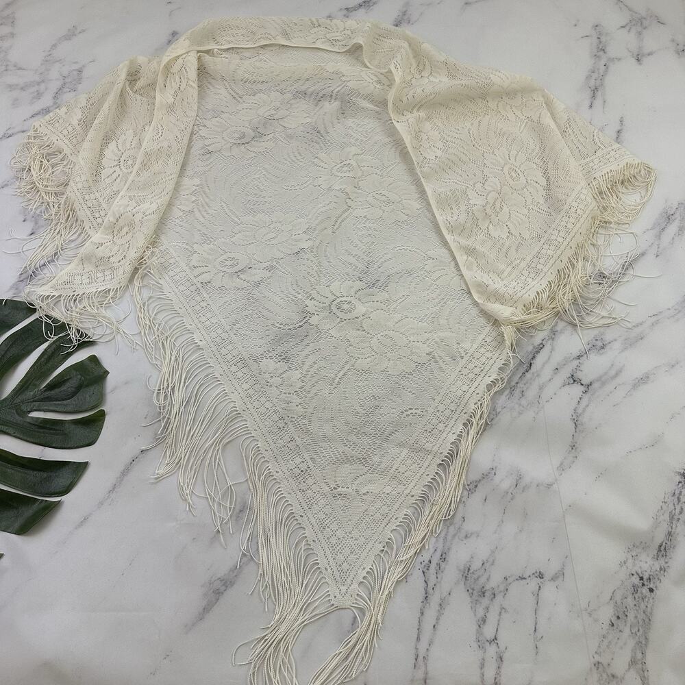 Womens Vintage 80s Fringe Trim Lace Wrap Scarf Cream Boho Rose Floral Whimsygoth